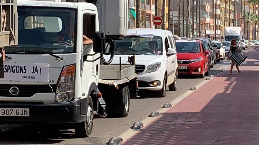 Nules reclama esta vez a bocinazos las obras de urgencia para proteger su litoral