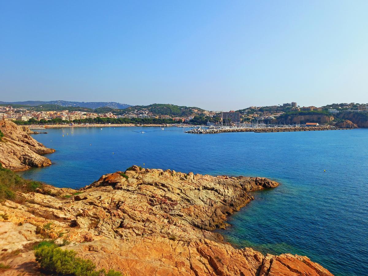 Panorámica de la bahía de Sant Feliu de Guíxols