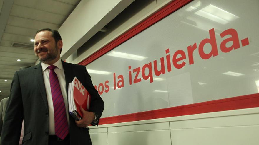 El PSOE también recentraliza