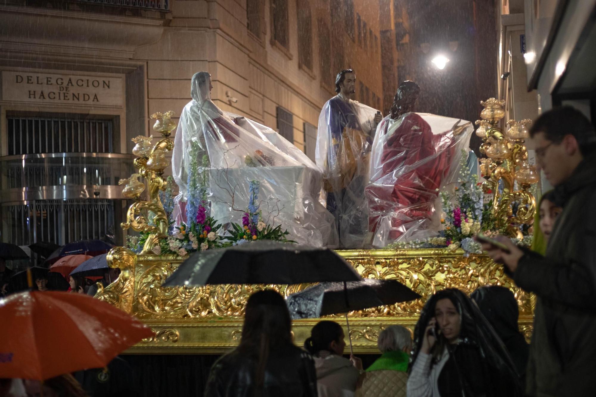 Las imágenes de la procesión de Domingo de Ramos en Cartagena, frustrada por la lluvia