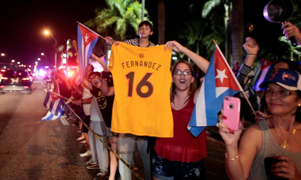 El exilio cubano celebra la muerte de Castro