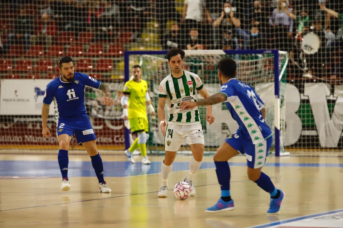 Las imágenes del derbi entre el Córdoba Futsal y el Betis en Vista Alegre