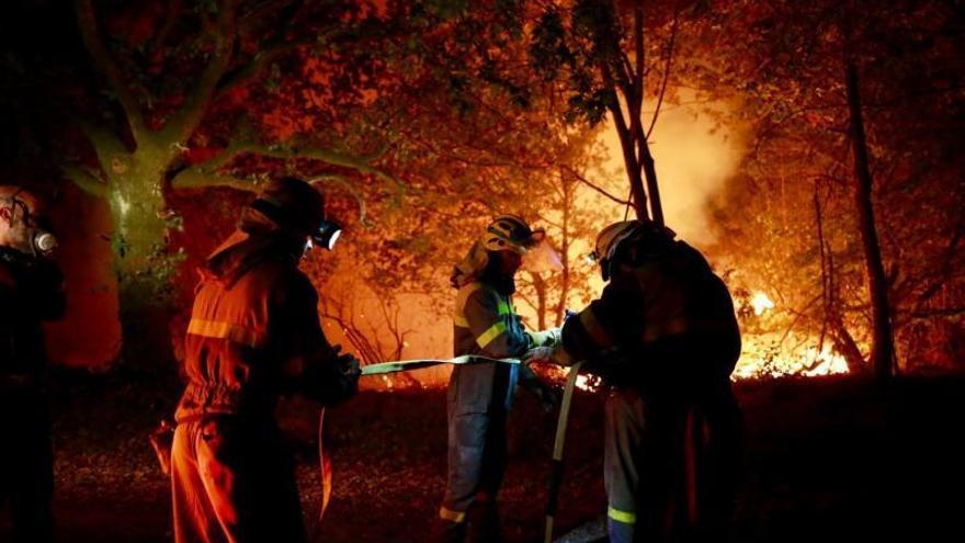 Incendio en Siador, Silleda, que calcinó una granja de gallinas