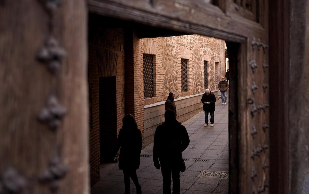 Vista del pasadizo de Balaguer, una de las calles más estrechas de Toledo que numerosos días del año está saturada.