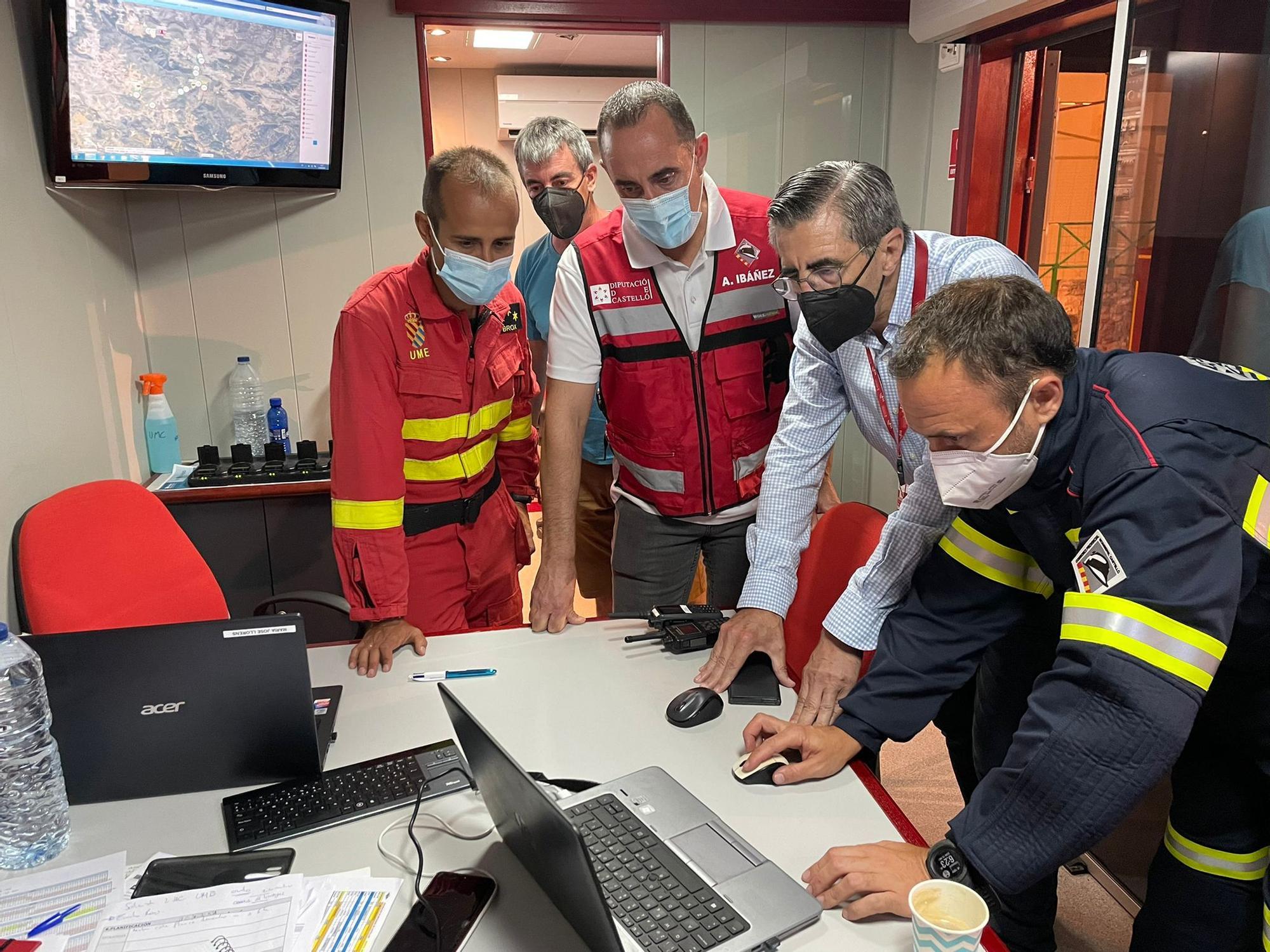 Imágenes del incendio de Azuébar y las labores de extinción