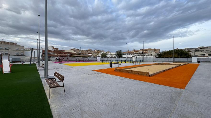 Así es el nuevo parking subterráneo y plaza que Pilar de la Horadada ha construido donde estaba el polémico edificio de La Paloma