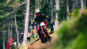 Daniel Castellanos y Natalia Menéndez ganan el Campeonato de España de Descenso en La Molina