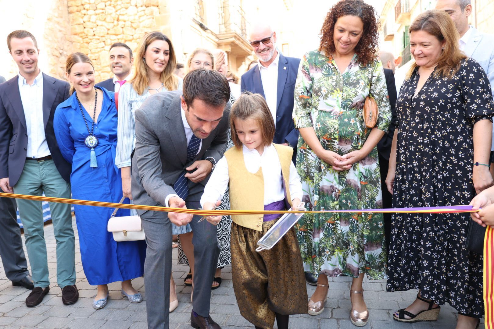 El alcalde de Llucmajor, Éric Jareño, inauguró la Fira de Llucmajor junto a Catalina Cladera