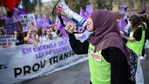 Estudiantes se manifiestan en Barcelona por el 8M