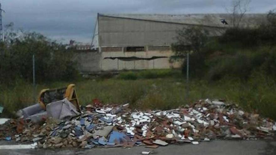 La limpieza de los vertederos ilegales de las afueras de Mérida culminará este mes