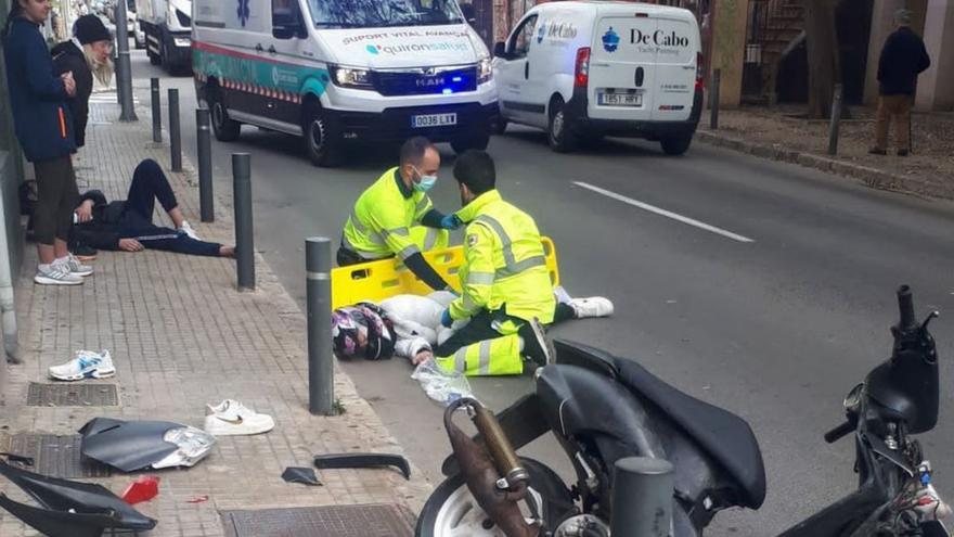 Los motoristas heridos graves en Palma han chocado contra un coche que salía de un garaje