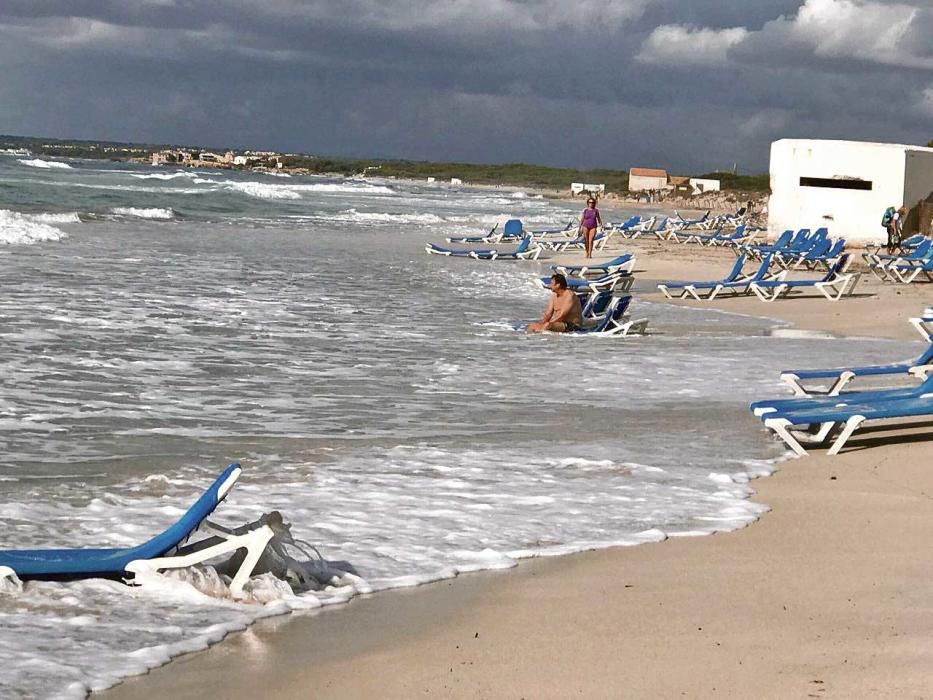 Hamacas al agua en es Trenc