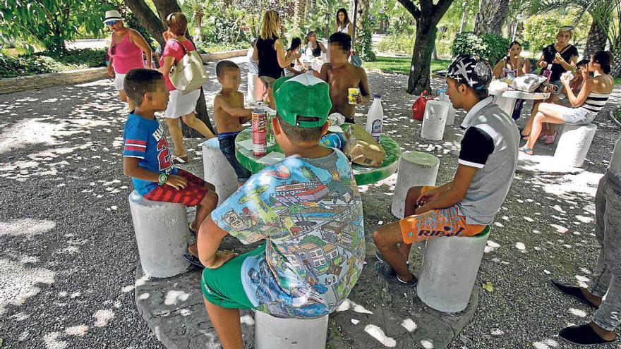 Los niños de «Vacaciones en Paz» en una actividad en el Parque Municipal.