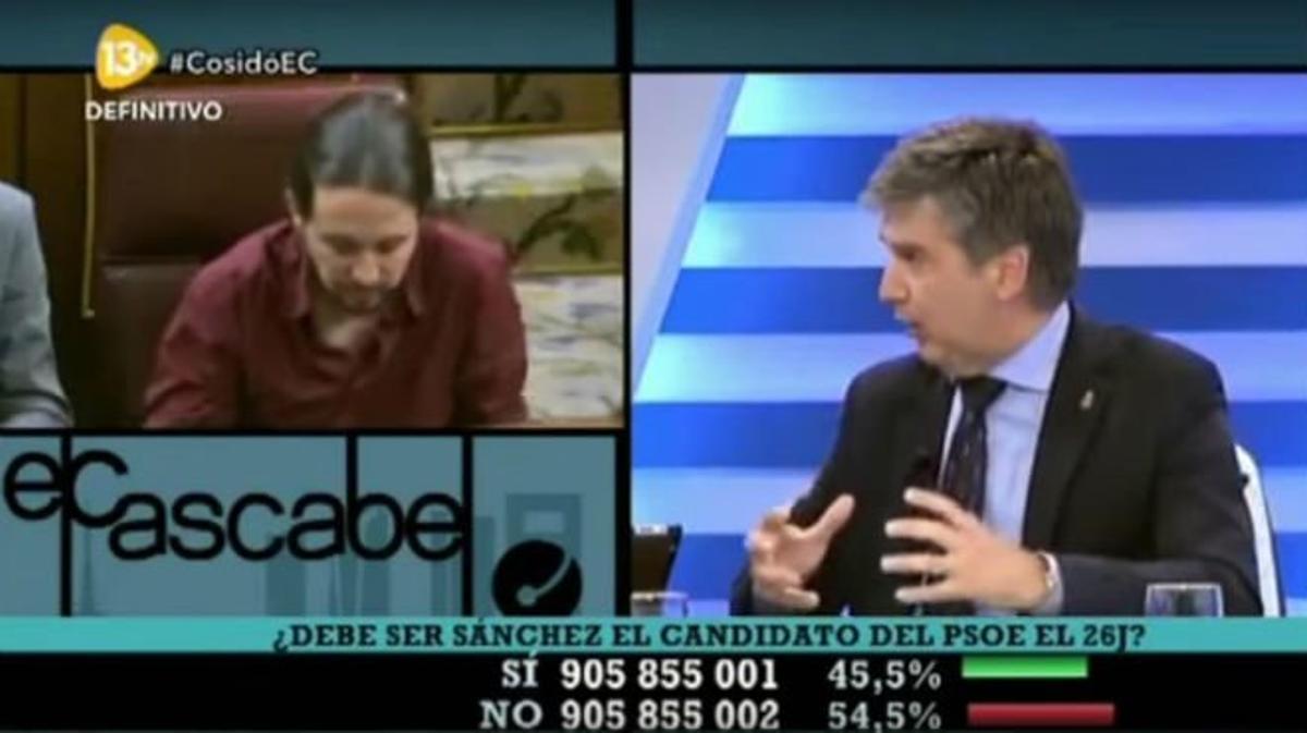 El director general de la Policía, Ignacio Cosidó, carga contra Podemos en el programa ’El Cascabel’ de 13TV.