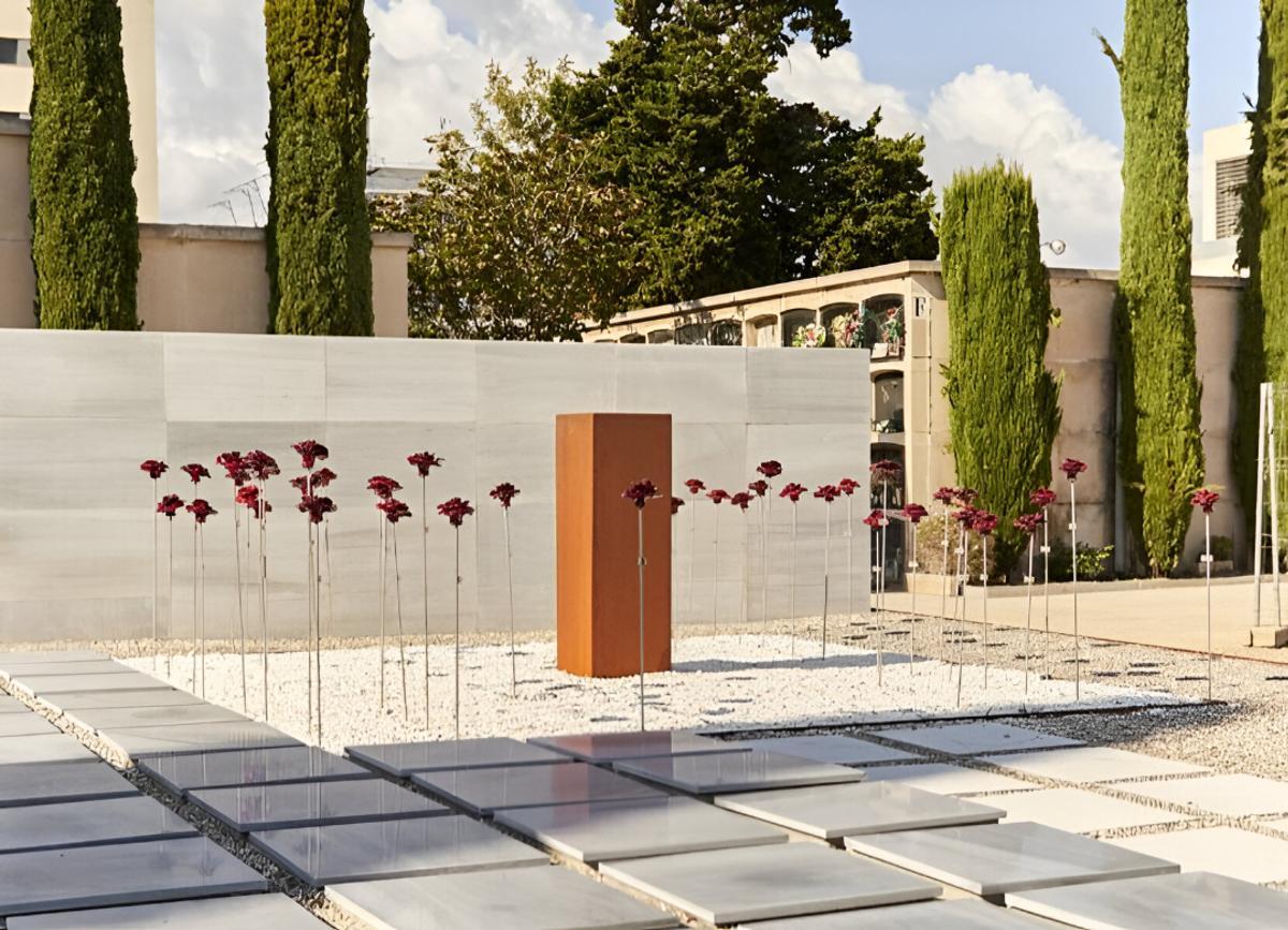 El ’Jardín de las amapolas’, un espacio ajardinado para una despedida más amable y en contacto con la naturaleza.