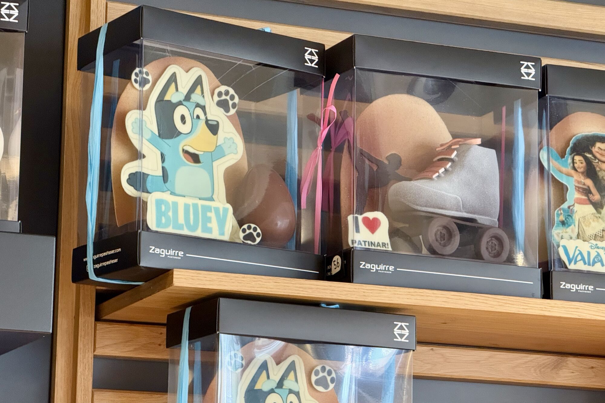 Una mona de Bluey a la pastisseria Zaguirre de Terrassa.