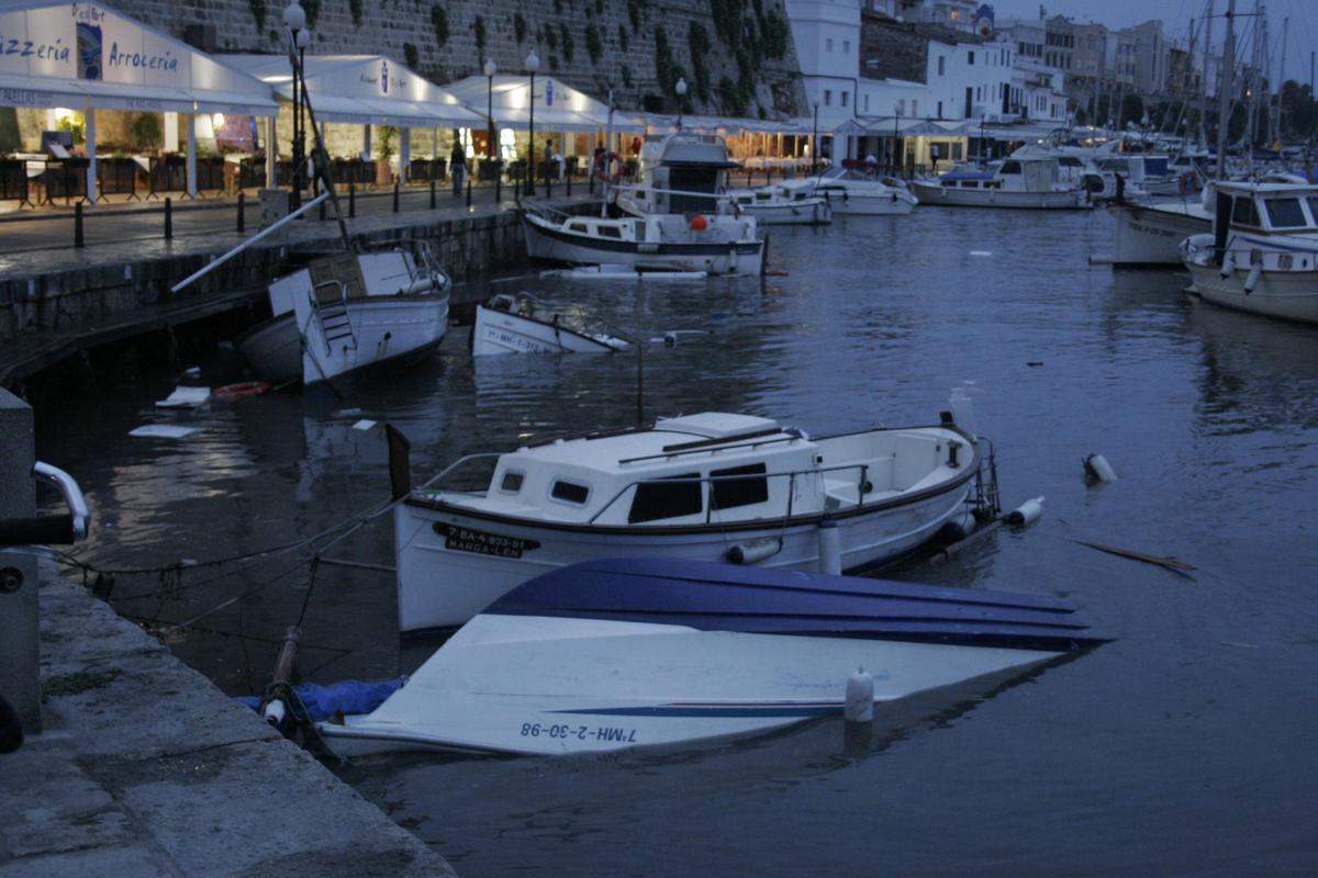 El puerto de Ciutadella tras una rissaga.