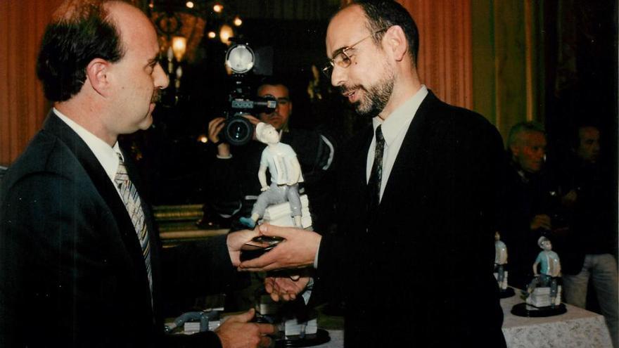 Josep Lluís González con el premio