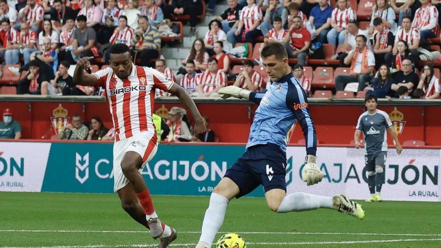 El portero Egoitz Arana: una apuesta a largo plazo del Sporting de Gijón