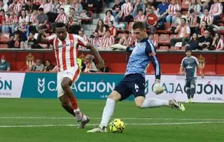 El Sporting de Gijón aprieta para la contratación del portero de la Real Sociedad Egoitz Arana