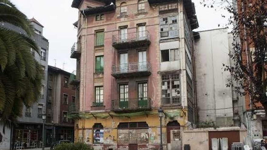 &quot;Casa Viña&quot;, en el centro de El Entrego.