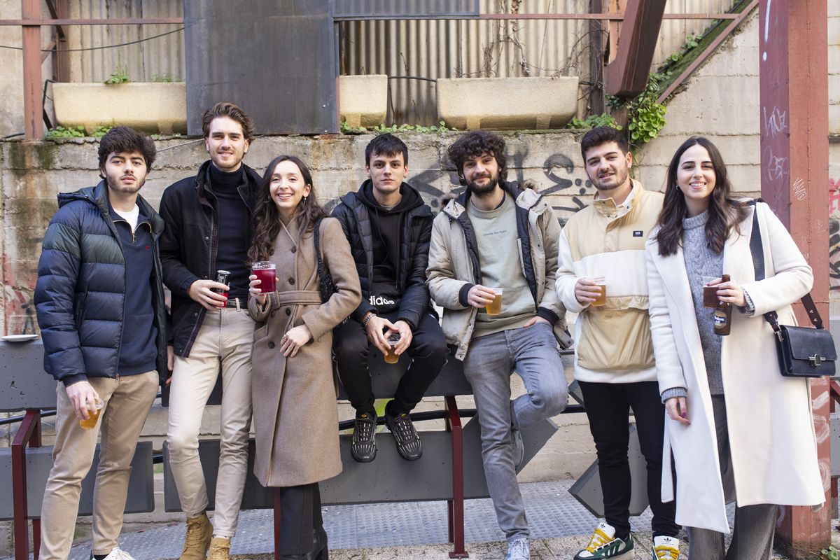 ¿Has salido de cañas por Cáceres? Búscate en esta fotogalería