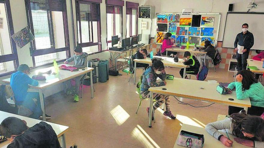 El frío y la ventilación en las aulas preocupan a padres, alumnos y profesores de Castellón