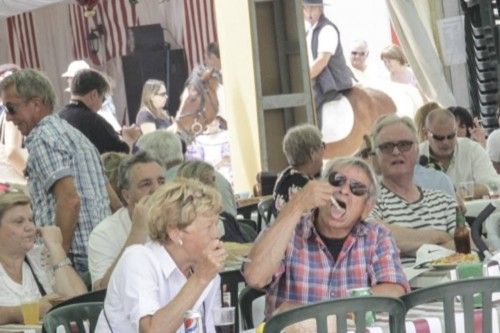 El desfile ecuestre toma el Real de Torrevieja