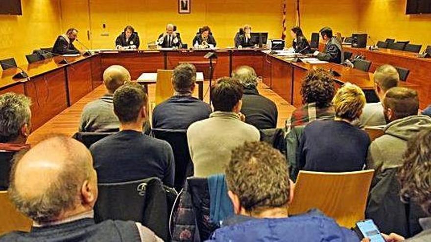 Primera sessió del judici contra els encausats pels disturbis a la UdG el 2011.