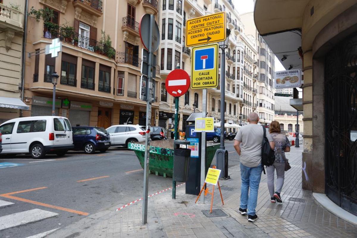 Comerciantes y vecinos, en pie de guerra por el corte de la calle Alicante