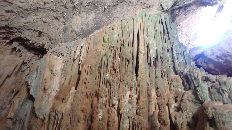 VÍDEO | La cueva La Higuera de Caudiel como nunca la habías visto antes