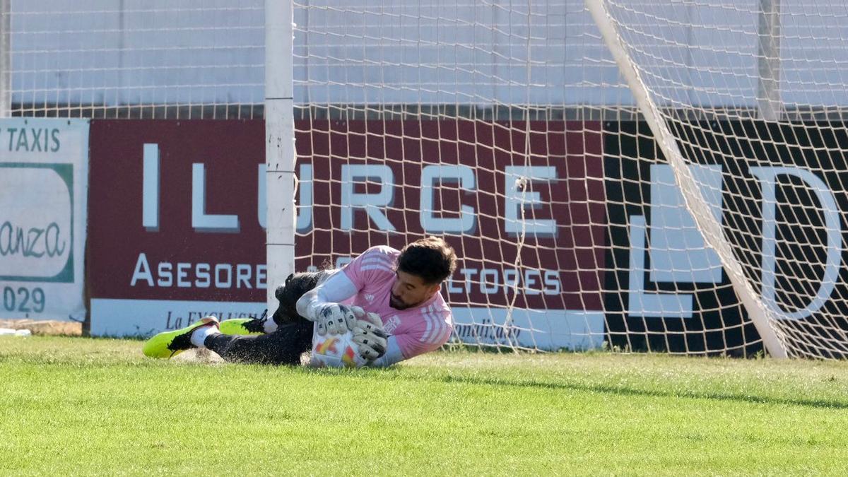 Marc Martínez, en el calentamiento del partido