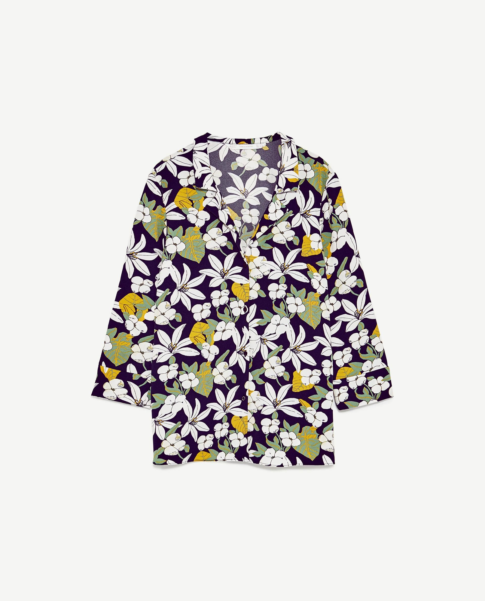 Las combinaciones imposibles de Zara, que terminarás llevando: camisa flores (25,95 euros)
