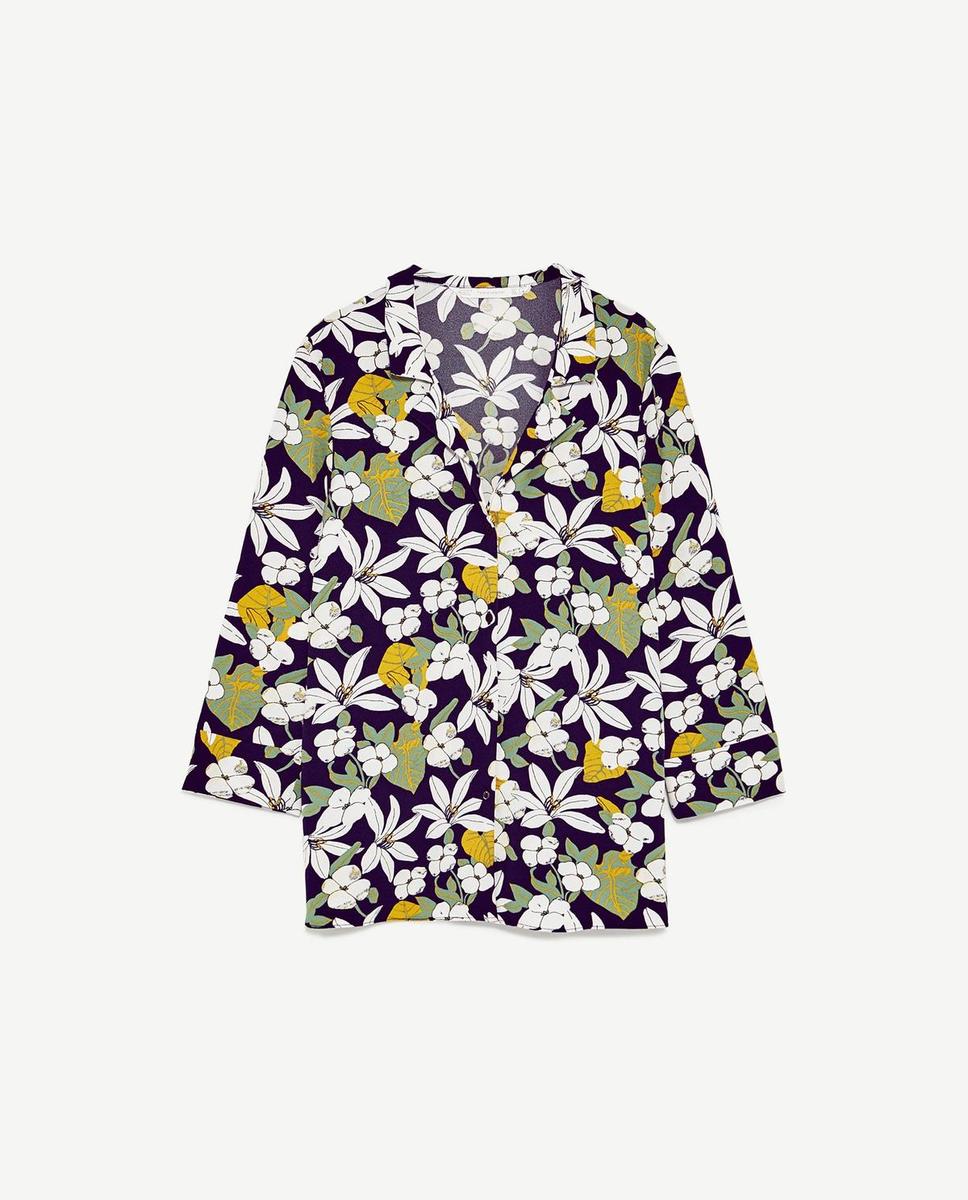 Las combinaciones imposibles de Zara, que terminarás llevando: camisa flores (25,95 euros)