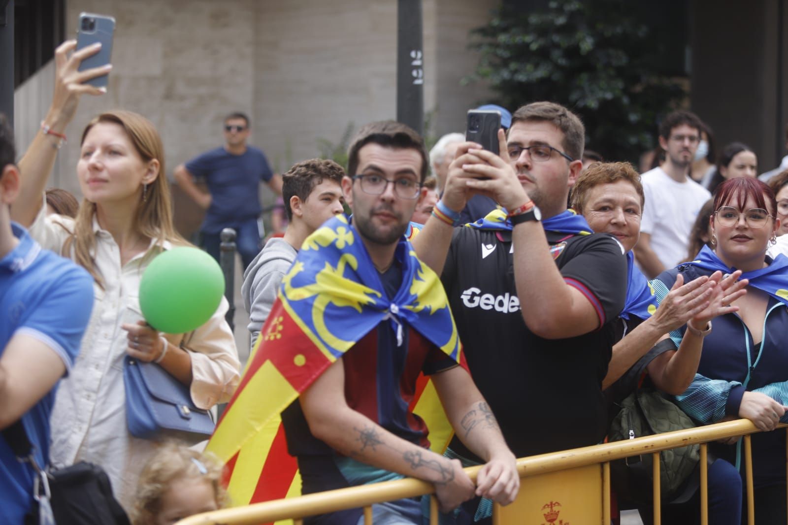 Ambiente en las calles de València el 9 d'Octubre