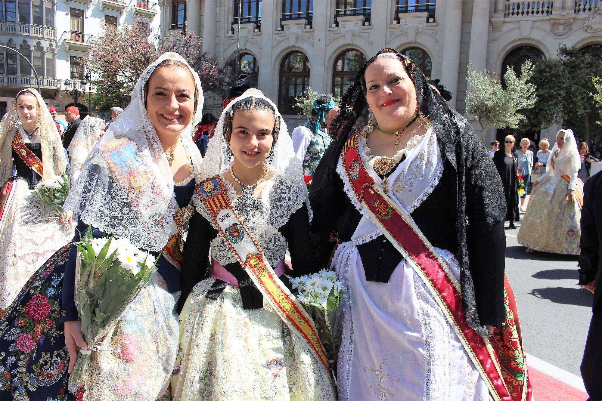 El desfile de falleras mayores en la Ofrenda a San Vicente Ferrer