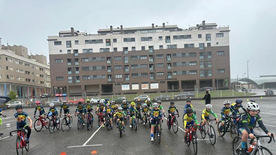 EN IMÁGENES: Entrenamiento Escuela Ciclista de Viella
