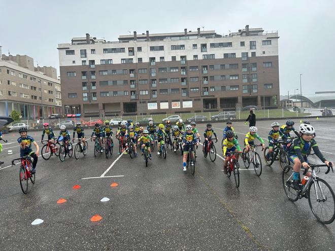 EN IMÁGENES: Entrenamiento Escuela Ciclista de Viella