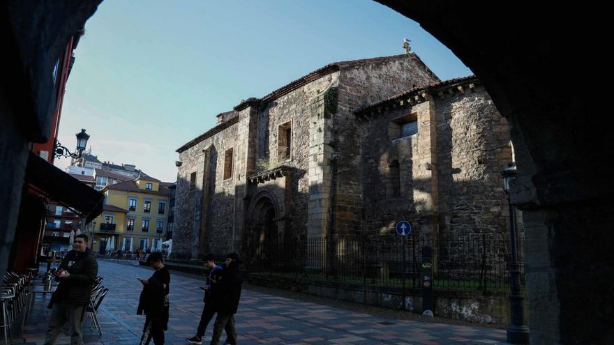 La iglesia de la plaza del Carbayo. | Mara Villamuza