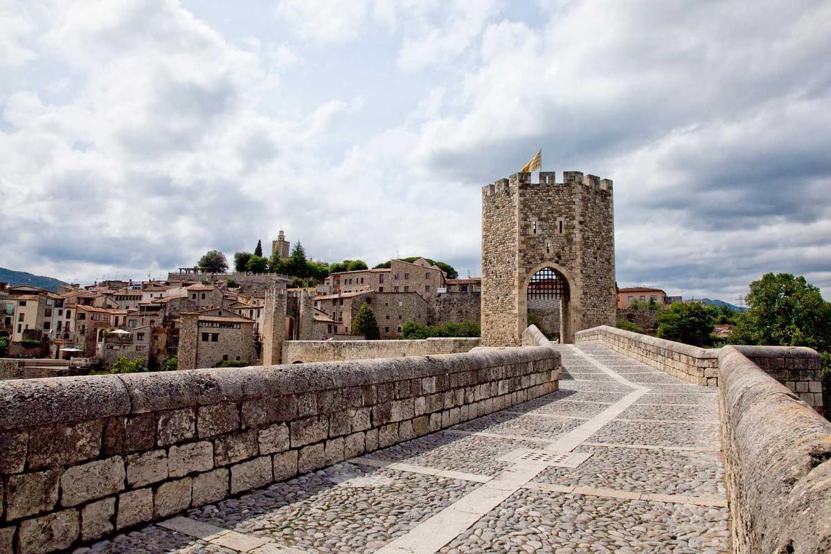 Besalú, Girona, Cataluña