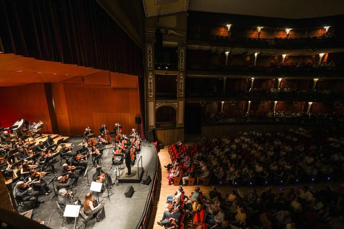 Juan Manuel Cañizares y la Orquesta de Córdoba reinventan a Falla desde la guitarra flamenca