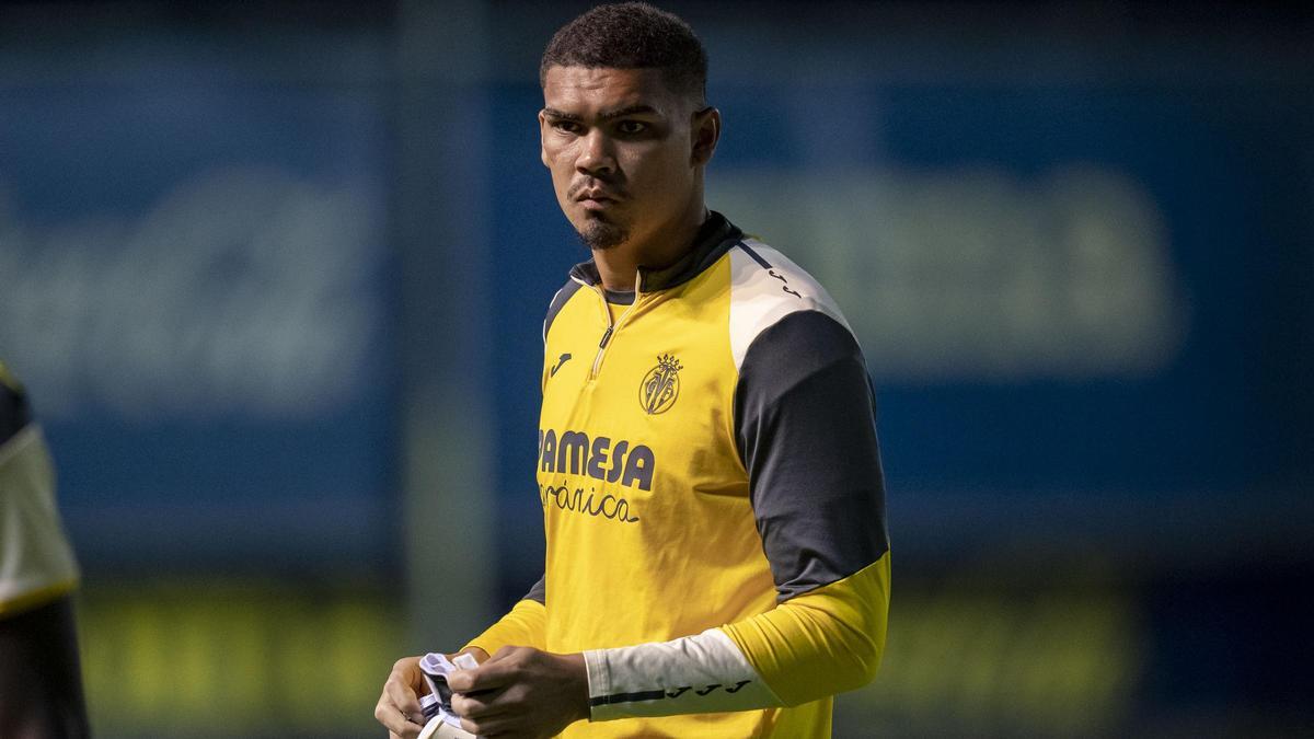 Luiz Júnior.