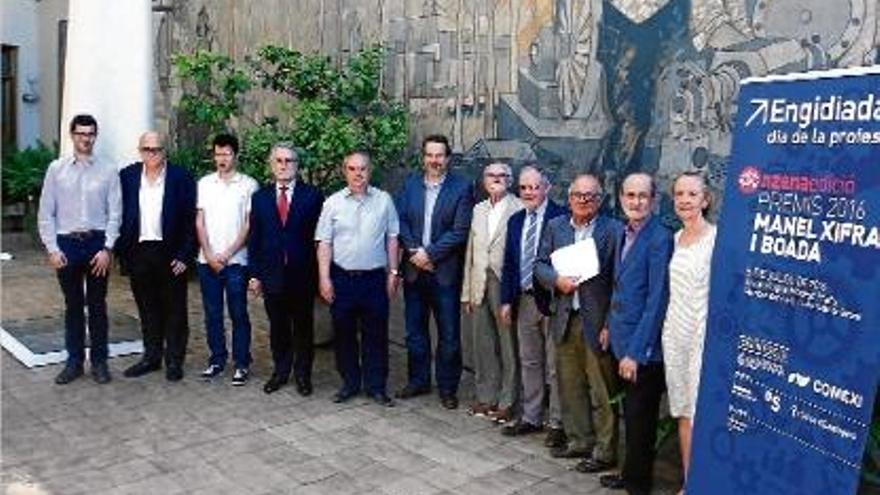 Foto de grup dels premiats d&#039;enguany i del jurat; no hi figura Pete J. Balsells, que viatjarà a Girona al juliol.