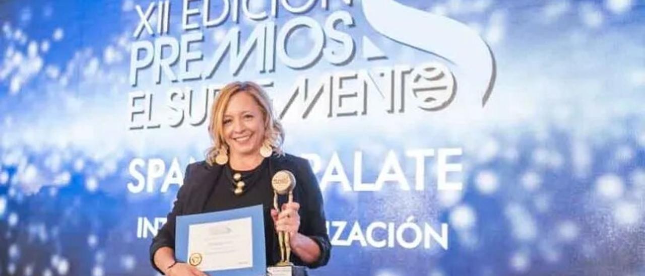 Nicola Thorton recoge el premio concedido a su empresa