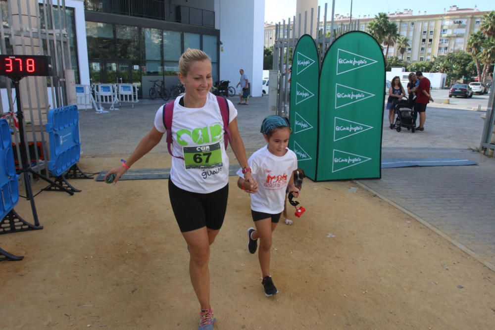 El Parque Huelin ha acogido la primera edición de un evento destinado a las mascotas y a sus dueños, con carreras en diversas categorías, actividades gratuitas y numerosos stands