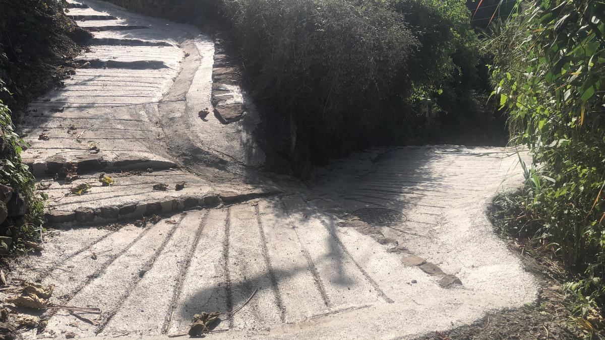 Recodo del Camino Real de Santa Brígida cubierto de cemento