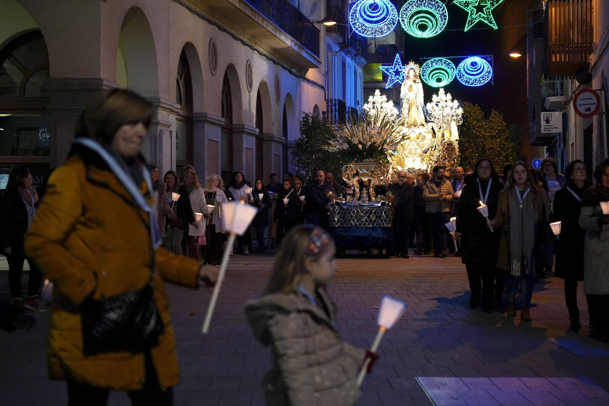 La procesión del 'farolet' cierra las fiestas de las purisimeras en Vila-real