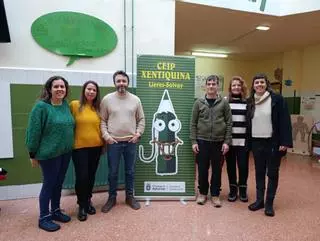 Madres y padres del colegio Xentiquina, en Siero, una gran familia unida en torno "a los derechos de la infancia y la ayuda mutua en la crianza"