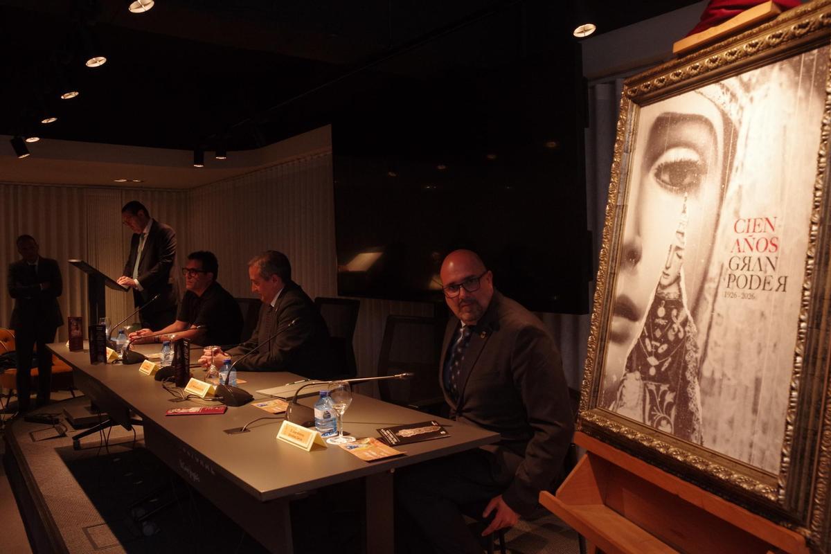 Fotos de la inaguración de la exposición 'Aquella Virgen del Perchel' de la cofradía de la Misericordia