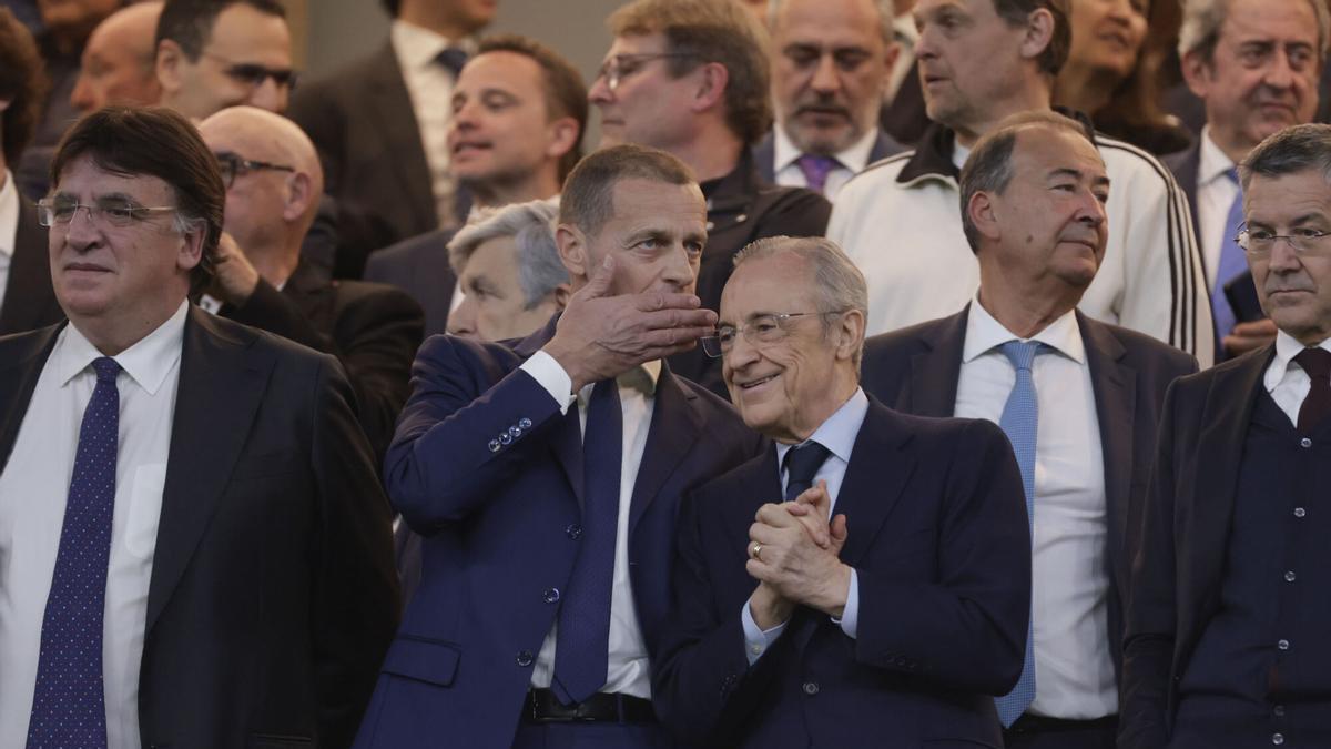 Florentino no tardó en sacar el 'Caso Negreira': presentará un dosier de 500 páginas a la UEFA